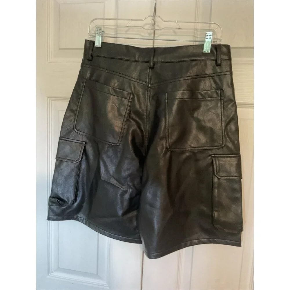 Fashion Nova Don’t Trust Me Faux Leather Cargo Pleather Shorts Size‎ Medium New